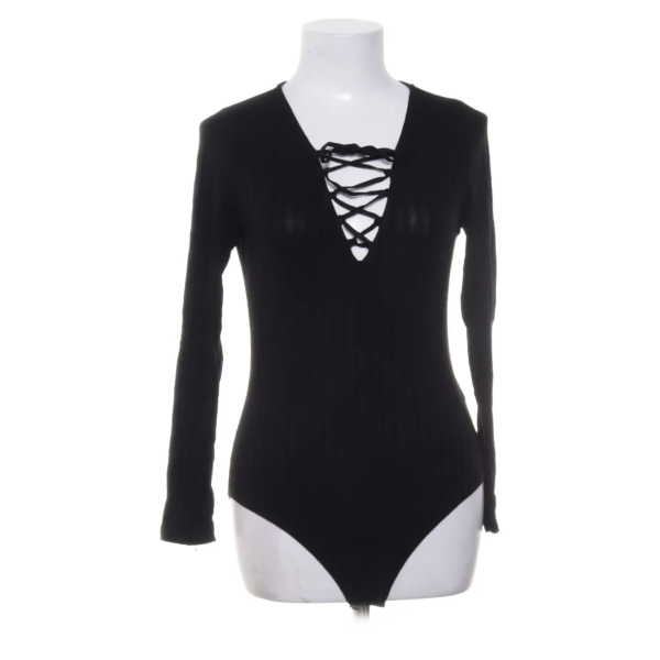 zwarte body met veters, lange mouwen 