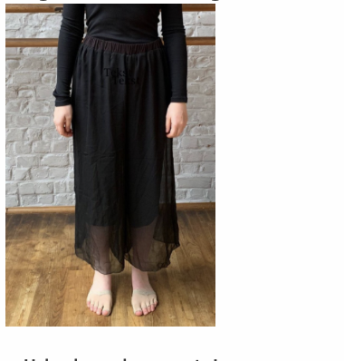 Wijde zwarte broek (doorschijnende stof, deels gevoerd)